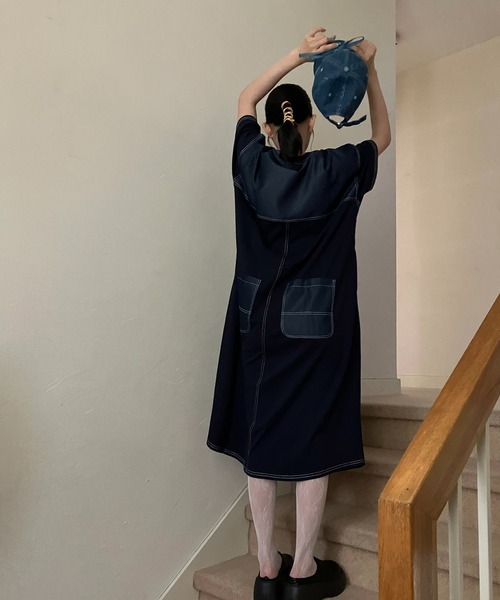 AS KNOW AS plus(アズノゥアズプラス)の「◎ダブルポケット 天竺とデニム切り替えワンピ―ス(ワンピース・レディース・カーキ/チャコールグレー/ネイビー・FREE)」の14枚目の写真