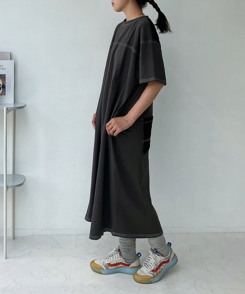 AS KNOW AS plus(アズノゥアズプラス)の「◎ダブルポケット 天竺とデニム切り替えワンピ―ス(ワンピース・レディース・カーキ/チャコールグレー/ネイビー・FREE)」の18枚目の写真