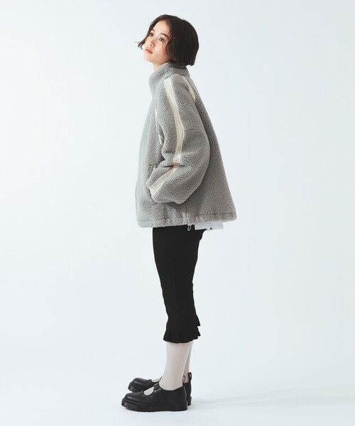 Ray BEAMS(レイビームス)の「【WEB限定】UGG(R) / Nikia Crochet UGGfluff Jacket(その他アウター・レディース・ブラック/グレー・SMALL)」の4枚目の写真