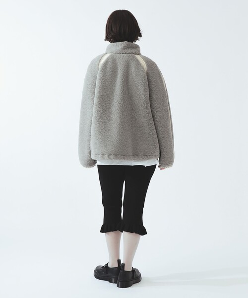 Ray BEAMS(レイビームス)の「【WEB限定】UGG(R) / Nikia Crochet UGGfluff Jacket(その他アウター・レディース・ブラック/グレー・SMALL)」の5枚目の写真