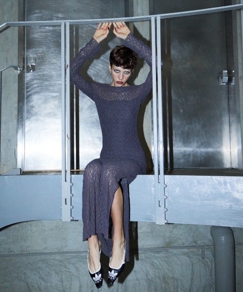 WONEM（ウォンエム）の「ドレープオフショルレースロングワンピース（ワンピース・レディース・ネイビー/ブラック/グレー・FREE）」の7枚目の写真