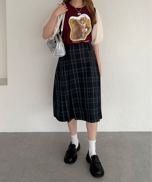 kutir（クティール）の「チュールドッキングパフスリーブ猫Tシャツ（Tシャツ/カットソー・レディース・ボルドー/ネイビー/アイボリー・FREE）」の6枚目の写真