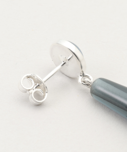 Sisi Joia(シシジョイア)の「【SISI JOIA/シシジョイア】MARYAM EARRINGS:ピアス(両耳)(ピアス(両耳用)・レディース・ネイビー・FREE)」の2枚目の写真