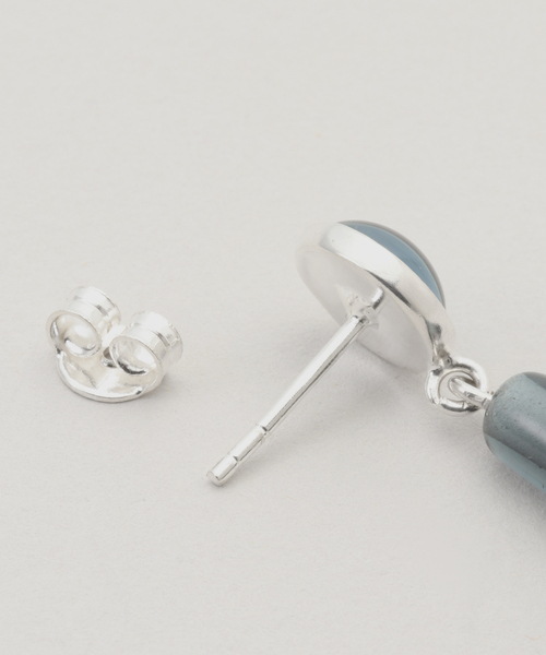 Sisi Joia(シシジョイア)の「【SISI JOIA/シシジョイア】MARYAM EARRINGS:ピアス(両耳)(ピアス(両耳用)・レディース・ネイビー・FREE)」の3枚目の写真