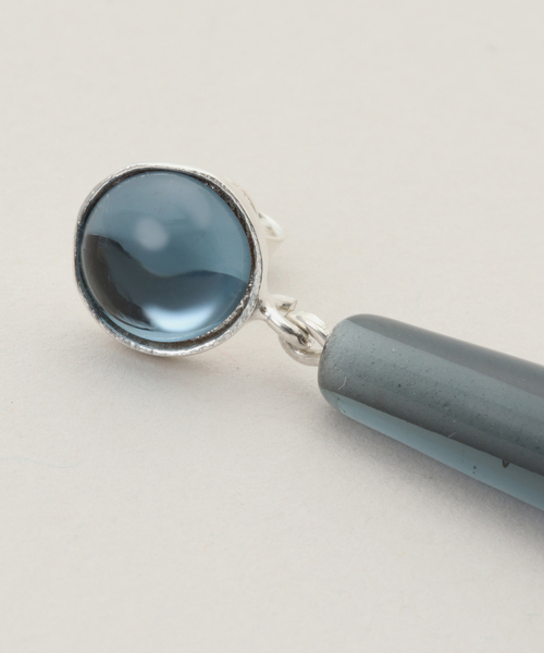 Sisi Joia(シシジョイア)の「【SISI JOIA/シシジョイア】MARYAM EARRINGS:ピアス(両耳)(ピアス(両耳用)・レディース・ネイビー・FREE)」の5枚目の写真