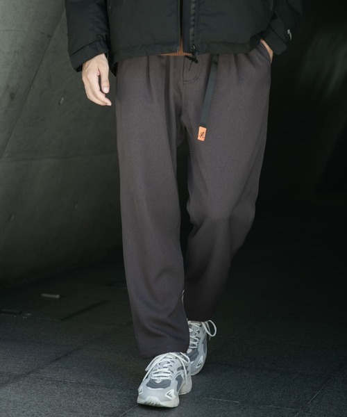 URBAN RESEARCH ROSSO MEN（アーバンリサーチロッソメン）の「『XLサイズあり』『別注』Gramicci　ウォッシャブルウォームワンタックパンツ（その他パンツ・メンズ・ブラウン/ブラック/チャコールグレー・SMALL/MEDIUM/LARGE/X-LARGE）」の2枚目の写真