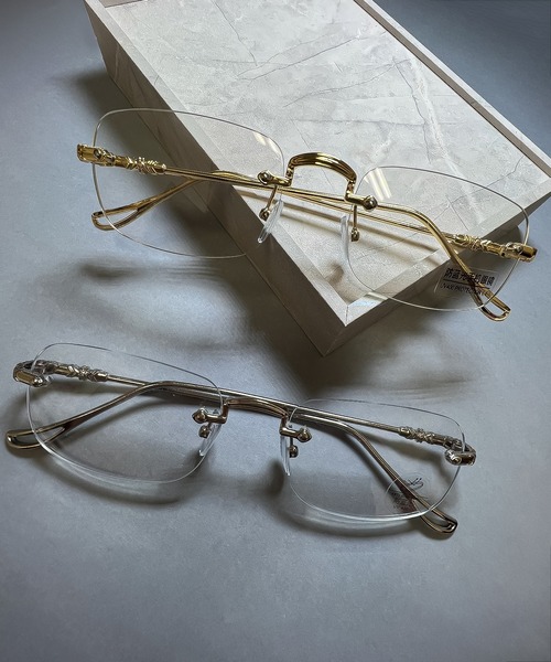 DiamondHearts（ダイヤモンドハーツ）の「スクエアレンズクリアメガネ（メガネ・レディース・ゴールド/シルバー・FREE）」の6枚目の写真