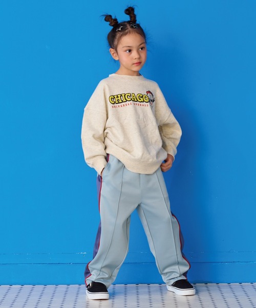 UNIVERSAL OVERALL（ユニバーサルオーバーオール）の「【UNIVERSAL OVERALL】別注プリントトレーナー（スウェット・キッズ・ブラック/オフホワイト/ベージュ・80/90/95/100/110/120/130/140/150）」の8枚目の写真