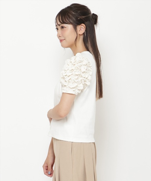 REDYAZEL（レディアゼル）の「ボリュームデザインスリーブトップス（Tシャツ/カットソー・レディース・オフホワイト/ブラック/グレー・FREE）」の4枚目の写真