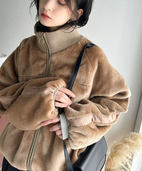 セール】ふわふわな着心地♪フェイクファー素材袖ライン使いリブ