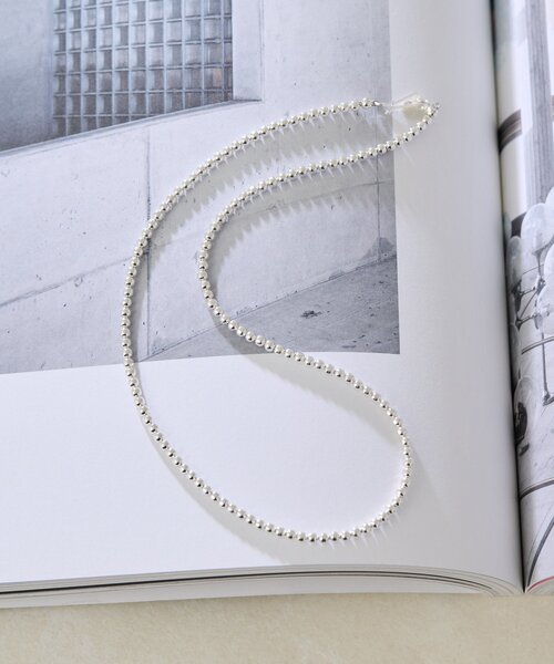 ear PAPILLONNER(イアパピヨネ)の「《スターリングシルバー使用》ナバホパール3×40ネックレス(ネックレス・レディース・シルバー系その他4・FREE)」の11枚目の写真