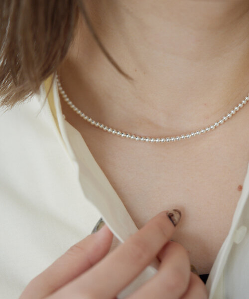 ear PAPILLONNER(イアパピヨネ)の「《スターリングシルバー使用》ナバホパール3×40ネックレス(ネックレス・レディース・シルバー系その他4・FREE)」の16枚目の写真