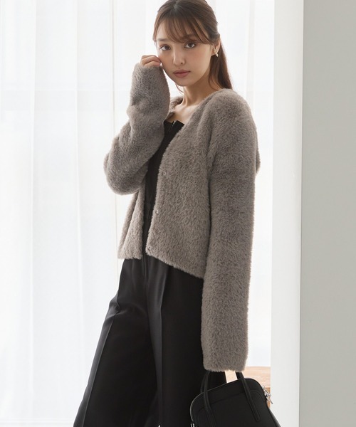 Andemiu(アンデミュウ)の「フェザーニットジャケット151326(カーディガン/ボレロ・レディース・チャコールグレー/ライトベージュ/アイボリー・FREE)」の14枚目の写真