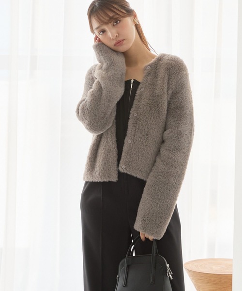 Andemiu(アンデミュウ)の「フェザーニットジャケット151326(カーディガン/ボレロ・レディース・チャコールグレー/ライトベージュ/アイボリー・FREE)」の4枚目の写真