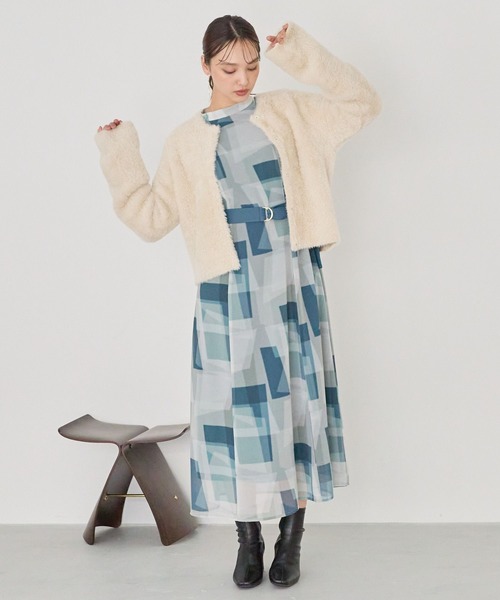 Andemiu(アンデミュウ)の「フェザーニットジャケット151326(カーディガン/ボレロ・レディース・チャコールグレー/ライトベージュ/アイボリー・FREE)」の22枚目の写真