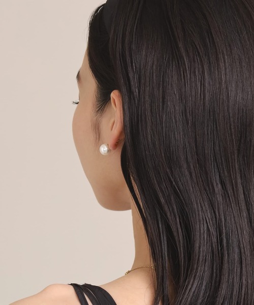 LHME（エルエイチエムイー）の「【WEB限定】“MELLOW”1粒パールピアス/10mm/サージカルステンレス（金属アレルギー対応）【LHME / エルエイチエムイー】（ピアス（両耳用）・レディース・ゴールド・ONE SIZE）」の15枚目の写真