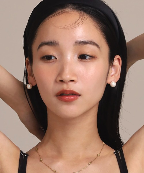 LHME（エルエイチエムイー）の「【WEB限定】“MELLOW”1粒パールピアス/10mm/サージカルステンレス（金属アレルギー対応）【LHME / エルエイチエムイー】（ピアス（両耳用）・レディース・ゴールド・ONE SIZE）」の14枚目の写真