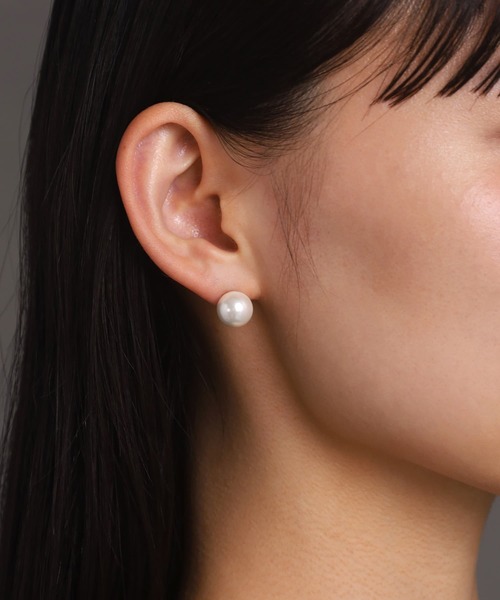 LHME（エルエイチエムイー）の「【WEB限定】“MELLOW”1粒パールピアス/10mm/サージカルステンレス（金属アレルギー対応）【LHME / エルエイチエムイー】（ピアス（両耳用）・レディース・ゴールド・ONE SIZE）」の9枚目の写真