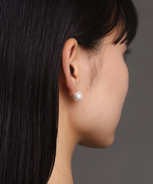 LHME（エルエイチエムイー）の「【WEB限定】“MELLOW”1粒パールピアス/10mm/サージカルステンレス（金属アレルギー対応）【LHME / エルエイチエムイー】（ピアス（両耳用）・レディース・ゴールド・ONE SIZE）」の8枚目の写真