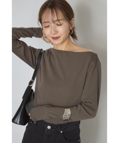 &. NOSTALGIA（アンドドットノスタルジア）の「【ZOZO限定】ワンショルカットソー（Tシャツ/カットソー・レディース・オフホワイト/チャコールグレー/ブラック・M）」の17枚目の写真
