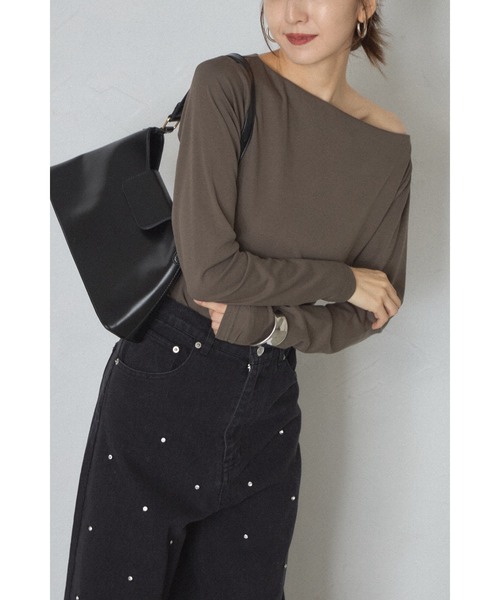 &. NOSTALGIA（アンドドットノスタルジア）の「【ZOZO限定】ワンショルカットソー（Tシャツ/カットソー・レディース・オフホワイト/チャコールグレー/ブラック・M）」の16枚目の写真