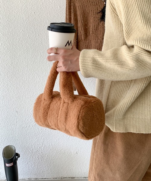 aimoha（アイモハ）の「もこもこミニボストンバッグ（ボストンバッグ・レディース・ホワイト/ベージュ/チョコ/ブラック/グレー・FREE）」の9枚目の写真