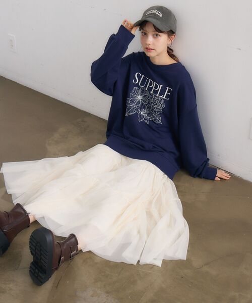 RETRO GIRL(レトロガール)の「花刺繍トレーナー(Tシャツ/カットソー・レディース・ダークブルー/ホワイト系その他/ダークグレー・FREE)」の11枚目の写真