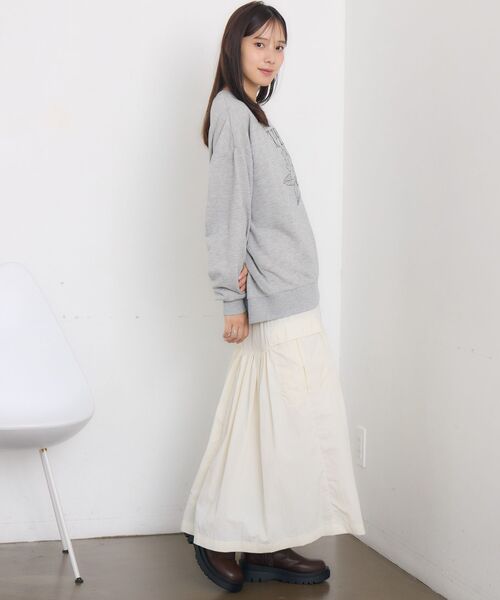 RETRO GIRL(レトロガール)の「花刺繍トレーナー(Tシャツ/カットソー・レディース・ダークブルー/ホワイト系その他/ダークグレー・FREE)」の22枚目の写真