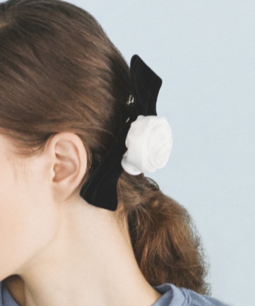 kiehtova(キエトヴァ)の「【kiehtova】ROSE RIBBON VALLETTA/ローズ リボン バレッタ(バレッタ/ヘアクリップ・レディース・ブラック/ホワイト・FREE)」の5枚目の写真