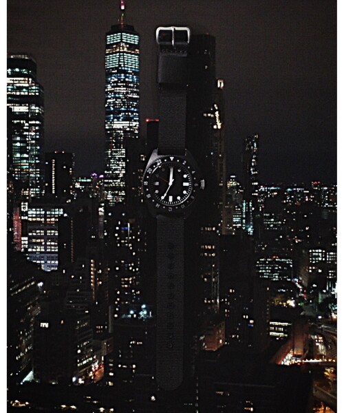 BEAMS PLUS（ビームスプラス）の「ミル トラベル ウォッチ TYPE-P24（アナログ腕時計・メンズ・グリーン系その他4/オリーブ/ブラック・ONE SIZE）」の2枚目の写真