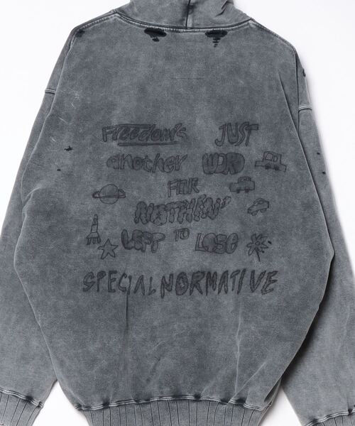 Maison MIHARA YASUHIRO(メゾンミハラヤスヒロ)の「Bleached Cat Print Hoodie(スウェット・メンズ・ブラック/ピンク・46/44/48)」の4枚目の写真