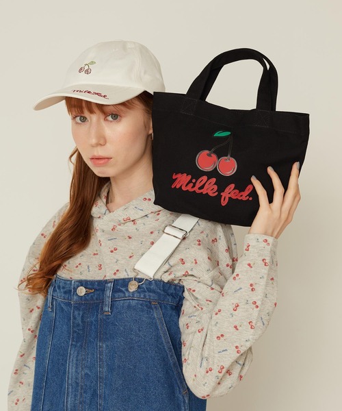 MILKFED.（ミルクフェド）の「CHERRY MINI TOTE（トートバッグ・レディース・オフホワイト/ブラック・ONE SIZE）」の13枚目の写真