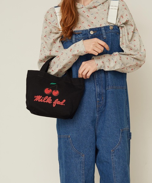 MILKFED.（ミルクフェド）の「CHERRY MINI TOTE（トートバッグ・レディース・オフホワイト/ブラック・ONE SIZE）」の10枚目の写真