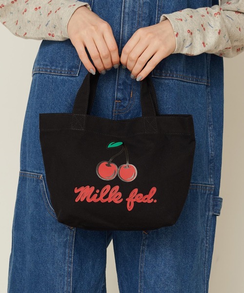 MILKFED.（ミルクフェド）の「CHERRY MINI TOTE（トートバッグ・レディース・オフホワイト/ブラック・ONE SIZE）」の7枚目の写真
