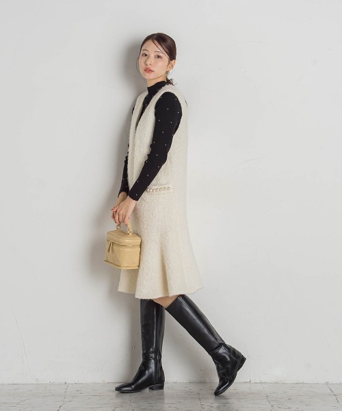 QUEENS COURT(クイーンズコート)の「パールリブハイネックニット≪手洗い可能≫(ニット/セーター・レディース・ホワイト/レッド/ライトグレー/ベージュ/ブラック/ブルー・M)」の18枚目の写真