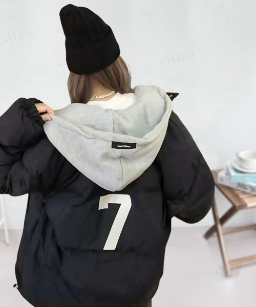 Dalfwin（ダールフィン）の「韓国ファッション 7ロゴフード付き中綿