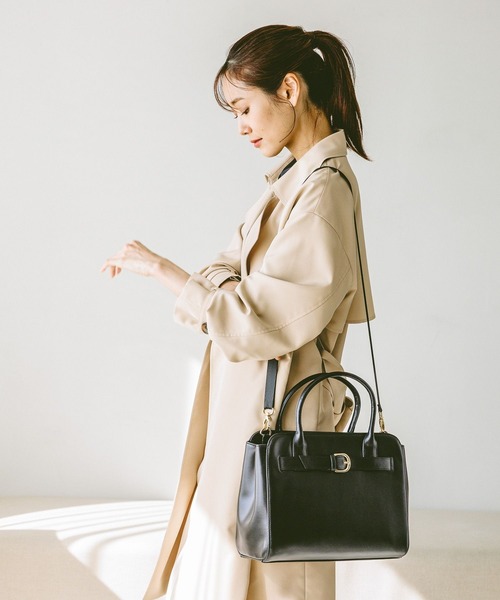 GLOBAL WORK(グローバルワーク)の「スペ軽2WAYショルダーバッグ/253624(ショルダーバッグ・レディース・アイボリー/ブラック/ベージュ・ONE SIZE)」の4枚目の写真