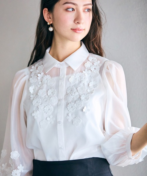 Audie a Muses（オーディアミューズ）の「花モチーフ＆リボンタイブラウス（シャツ/ブラウス・レディース・オフホワイト/ブラック・42/38）」の16枚目の写真