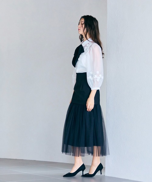 Audie a Muses（オーディアミューズ）の「花モチーフ＆リボンタイブラウス（シャツ/ブラウス・レディース・オフホワイト/ブラック・42/38）」の14枚目の写真
