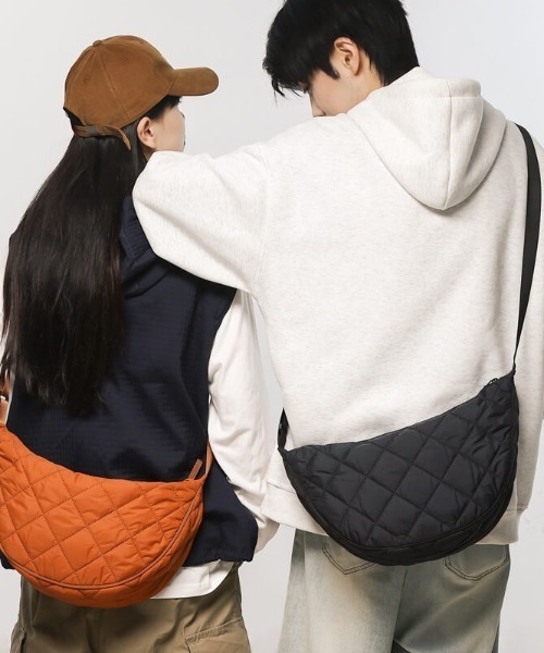 L LABEL（エルラベル）の「キルティングハーフムーンショルダーバッグ（ショルダーバッグ・レディース・ブラウン/ブラック/ホワイト・FREE）」の5枚目の写真