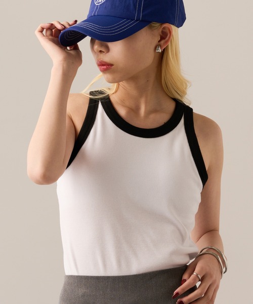 MAGASIN DE MODE Onjna(マガジンデモードオンジェナ )の「【MAGASIN DE MODE Onjna】Cut rib color scheme american sleeve tank / カットリブカップ付き配色アメスリタンクトップ DTK(タンクトップ・レディース・ブラック/オフホワイト/ベージュ/ブラウン・FREE)」の2枚目の写真