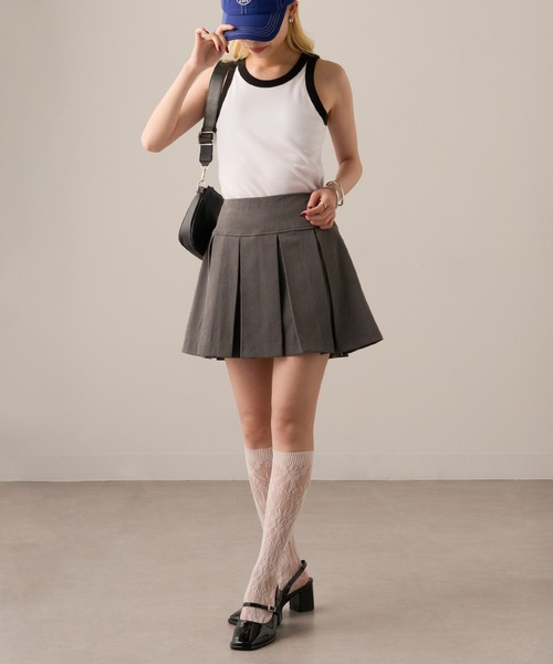 MAGASIN DE MODE Onjna(マガジンデモードオンジェナ )の「【MAGASIN DE MODE Onjna】Cut rib color scheme american sleeve tank / カットリブカップ付き配色アメスリタンクトップ DTK(タンクトップ・レディース・ブラック/オフホワイト/ベージュ/ブラウン・FREE)」の10枚目の写真