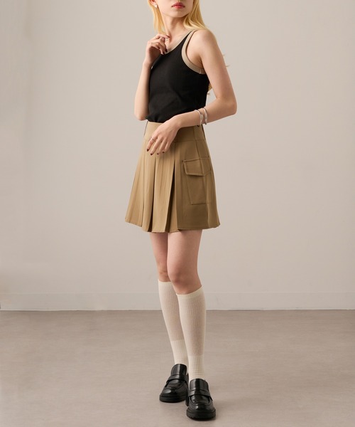 MAGASIN DE MODE Onjna(マガジンデモードオンジェナ )の「【MAGASIN DE MODE Onjna】Cut rib color scheme american sleeve tank / カットリブカップ付き配色アメスリタンクトップ DTK(タンクトップ・レディース・ブラック/オフホワイト/ベージュ/ブラウン・FREE)」の18枚目の写真