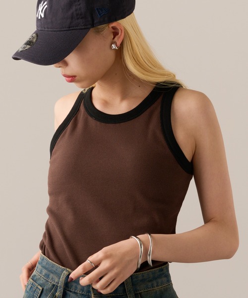 MAGASIN DE MODE Onjna(マガジンデモードオンジェナ )の「【MAGASIN DE MODE Onjna】Cut rib color scheme american sleeve tank / カットリブカップ付き配色アメスリタンクトップ DTK(タンクトップ・レディース・ブラック/オフホワイト/ベージュ/ブラウン・FREE)」の19枚目の写真