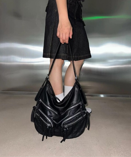 FREE STYLISTS（フリー スタイリスト）の「Y2K ハーフムーン多ポケットショルダーバッグ（ショルダーバッグ・レディース・ブラック・FREE）」の4枚目の写真
