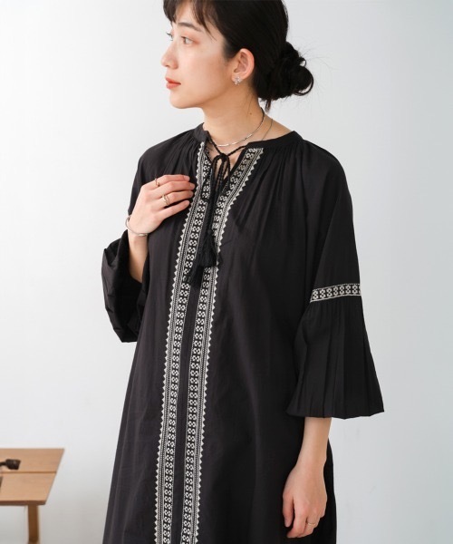 Bou Jeloud（ブージュルード）の「レースライン柄刺繍ワンピース（ワンピース・レディース・ブラック・MEDIUM）」の3枚目の写真