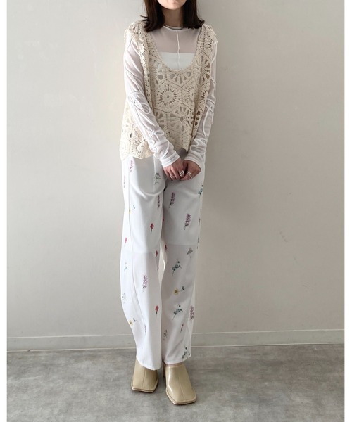 She's Closet（シーズクローゼット）の「ワイドフラワープリント花柄パンツ（その他パンツ・レディース・オフホワイト/ブラック/ネイビー/ベージュ・FREE）」の16枚目の写真