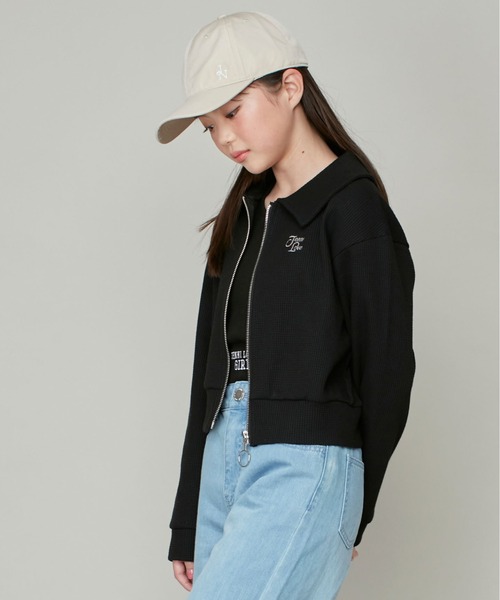 JENNI love(ジェニィラブ)の「ワッフルショート丈ZIPカーデ(カーディガン/ボレロ・キッズ・ブラック/グレー/オフホワイト・130cm/140cm/150cm/160cm)」の1枚目の写真