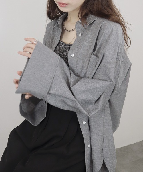 Reurie'（レウリィ）の「ワイドスリーブオックスシャツ / 長袖 レギュラーカラー 襟付き ブラウス 大人カジュアル シンプル 韓国ファッション ボリュームスリーブ（シャツ/ブラウス・レディース・ブラック/ブルー/ブラック系その他/グレー/ブラウン・FREE）」の2枚目の写真