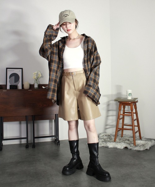 Reurie'（レウリィ）の「ワイドスリーブオックスシャツ / 長袖 レギュラーカラー 襟付き ブラウス 大人カジュアル シンプル 韓国ファッション ボリュームスリーブ（シャツ/ブラウス・レディース・ブラック/ブルー/ブラック系その他/グレー/ブラウン・FREE）」の16枚目の写真